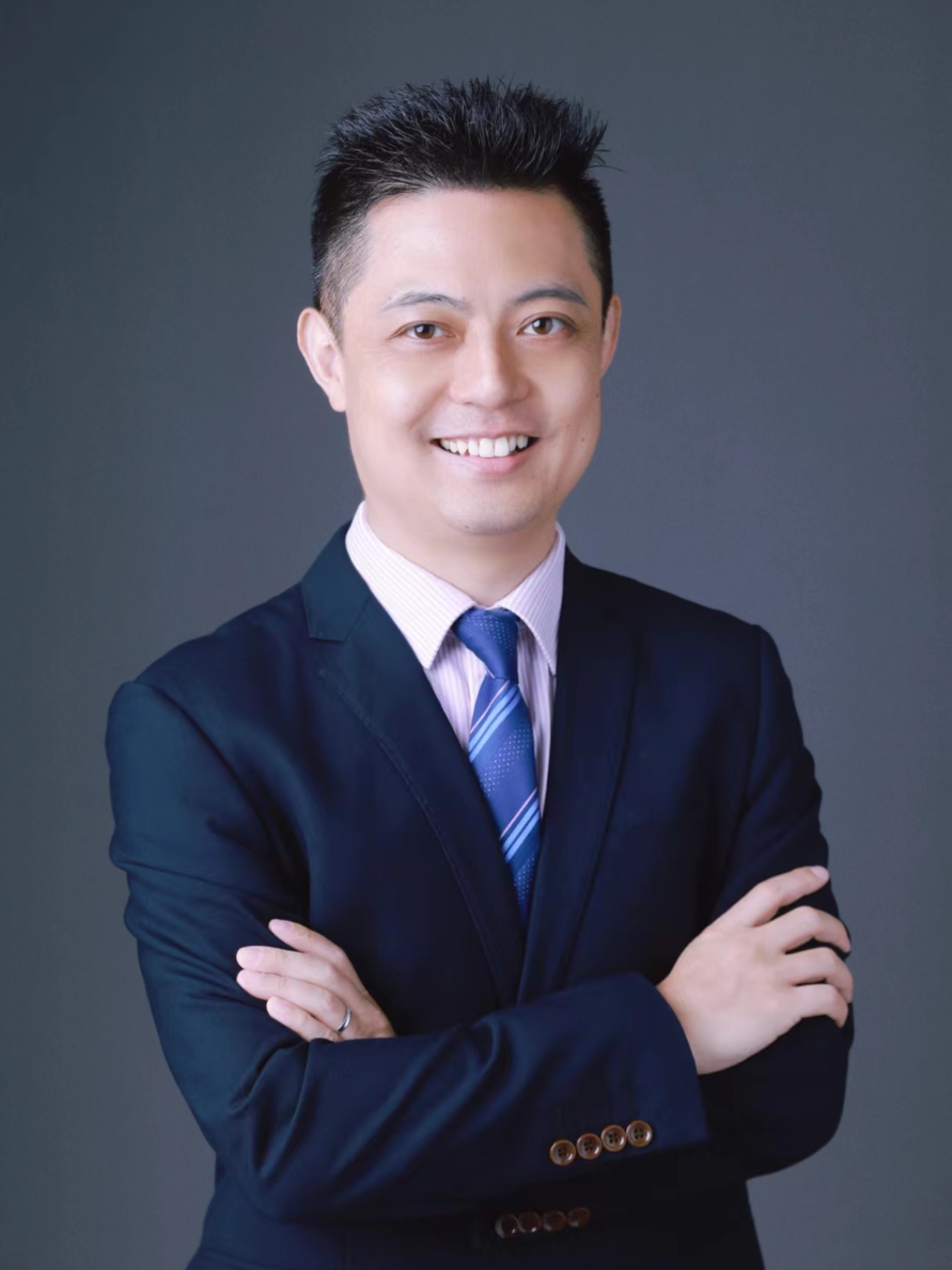 https://hnm.com.sg/wp-content/uploads/2026/05/Jiao-Guan-Xiong-Profile-Photo-b_副本.jpg